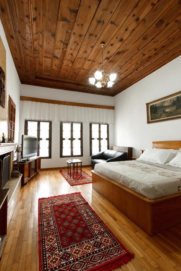 Emblematic House Apartment 2 Gjirokastër 객실 사진