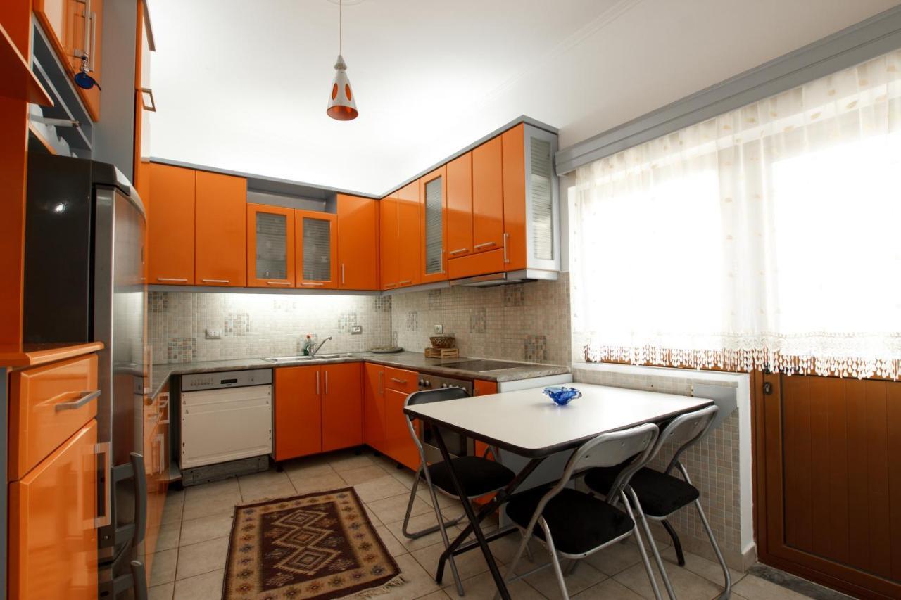 Emblematic House Apartment 2 Gjirokastër 객실 사진