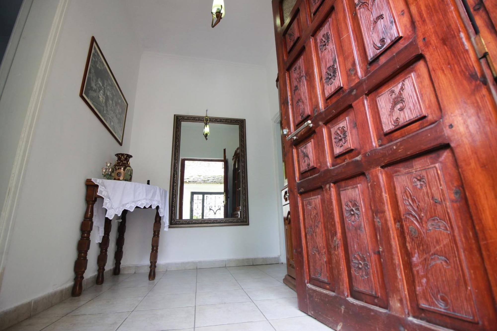 Emblematic House Apartment 2 Gjirokastër 외부 사진